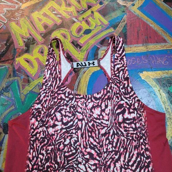 Under Armour pink animal print active tank top - racerback, mesh side panels, M - Picture 2 of 8